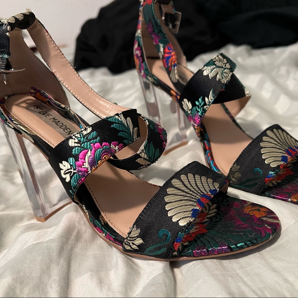 Steve Madden foral pattern heels with clear heel size 8.5